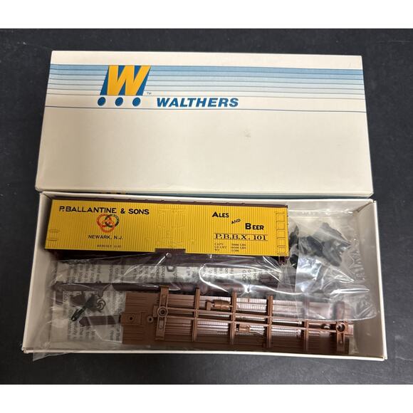 HO Scale Walthers Ballantine & Sons 40' Refrigerator Car Unassembled 932-2476 - Picture 2 of 7